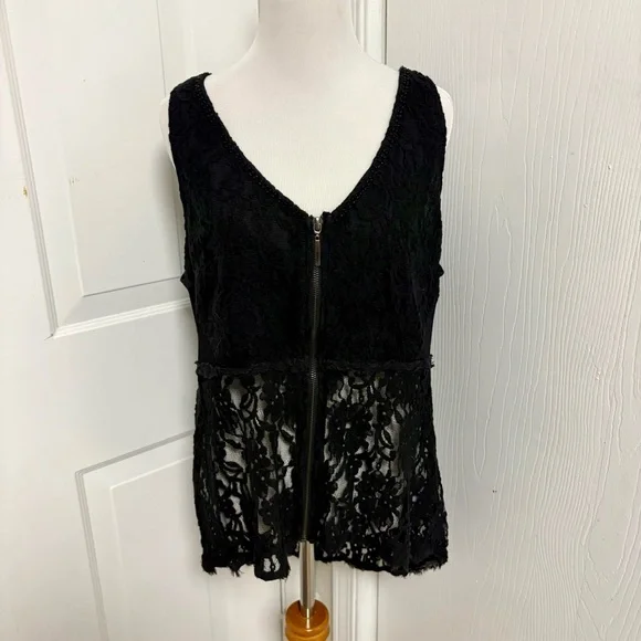 BKE Boutique Lace Vest K3 - Picture 3 of 8